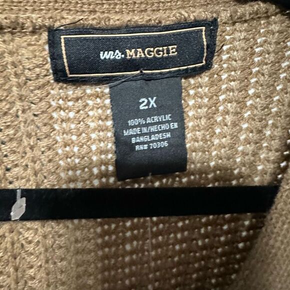 Mrs Maggie CABLE-KNIT LACE-UP, Flaunt those curves ladies in this chic crocheted - Picture 7 of 11